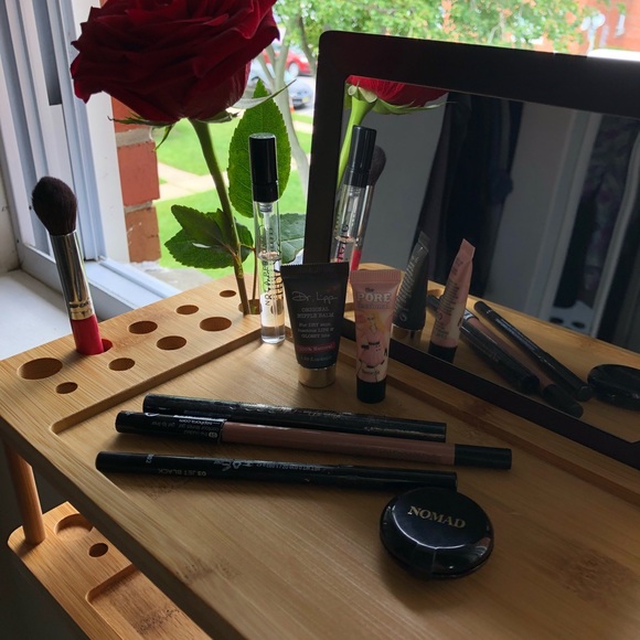MakeUp Beauty Station Cosmetic Organizer - Picture 5 of 5